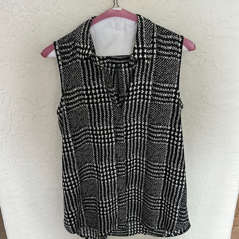 Jcrew sleeveless black and white blouse
